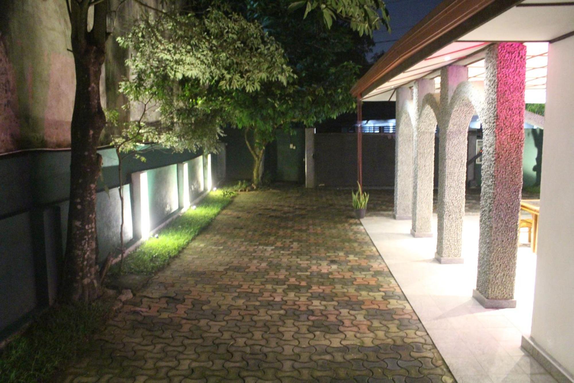 Villaflorence Kadawatha Ngoại thất bức ảnh